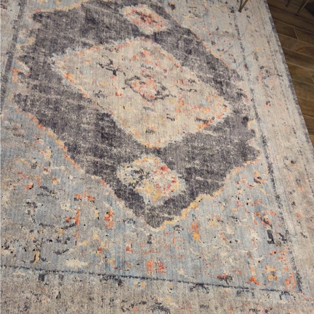 Elegant Gray and Blue Area Rug